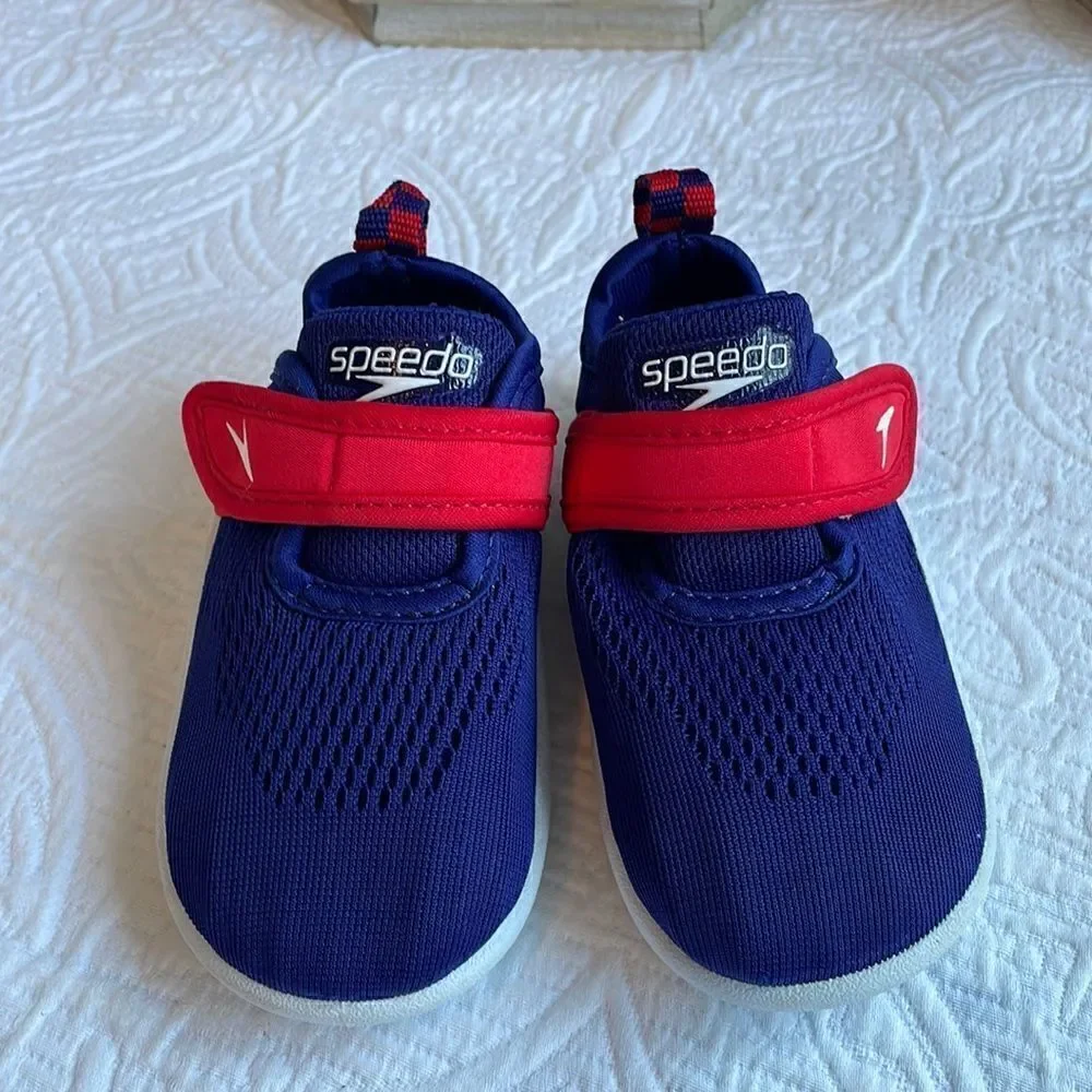 Speedo Water Shoes - S - NWOT